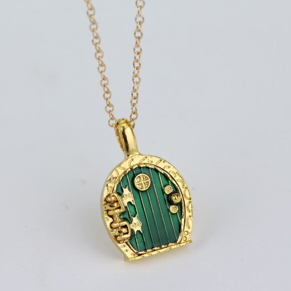 Gold Hobbit Hole, Lord of The Rings Pendant Locket Necklace - Green Door - Picture 8 of 9
